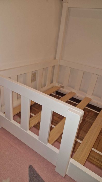 Cama de criança Montessori