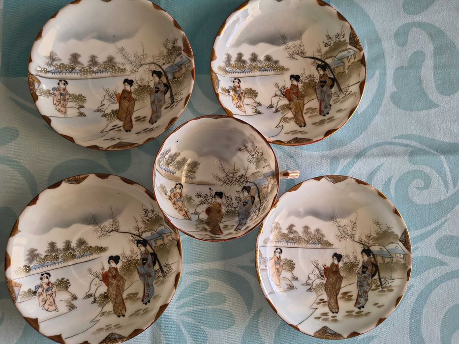 Chávena de chá + 4 pires louça Japonesa delicada