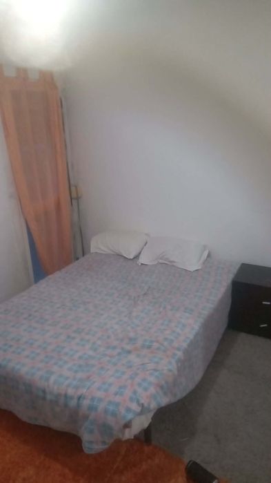 Quarto para arrendar na margem sul 10 minuto da estação de Pragal