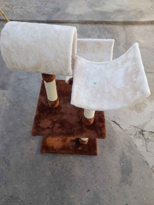 Arranhador para gatos quase novo