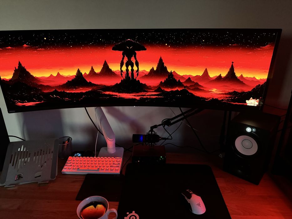 Monitor MSI mpg 49 cali 144 hz 5120:1440p