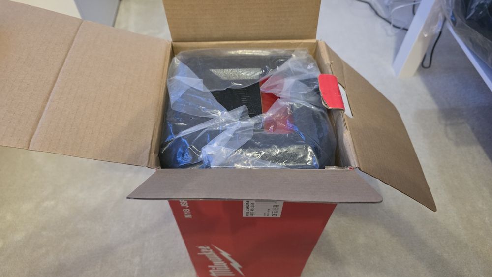 Fabrycznie nowe radio FM DAB+ Milwaukee M18 JSRDAB+-0