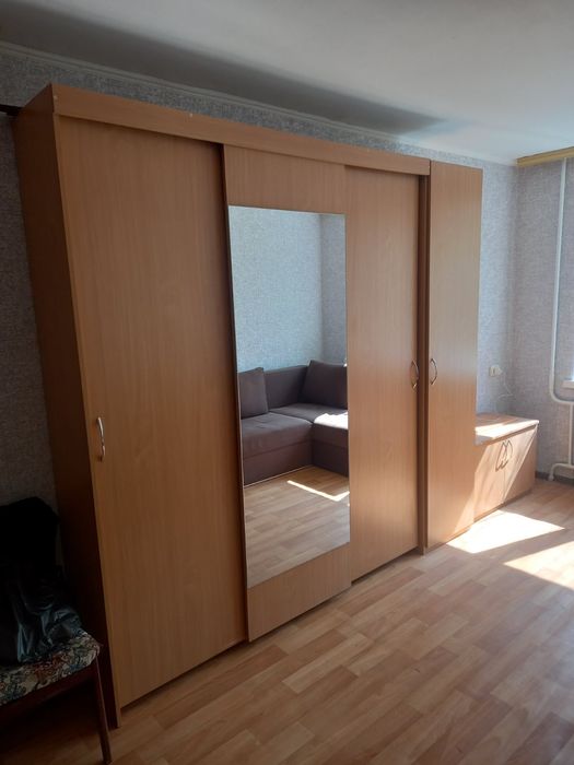 Пропонується в оренду кімната в гуртожитку.