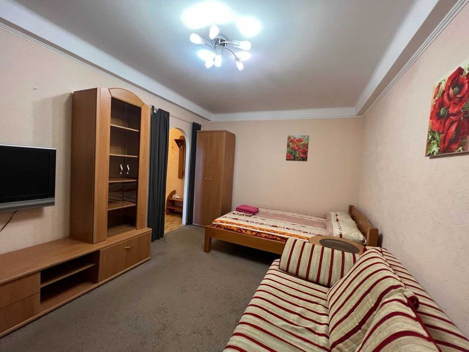 1к Бульвар Лесі Українки 28 метро Печерська 3 хв Подобово Погодинно