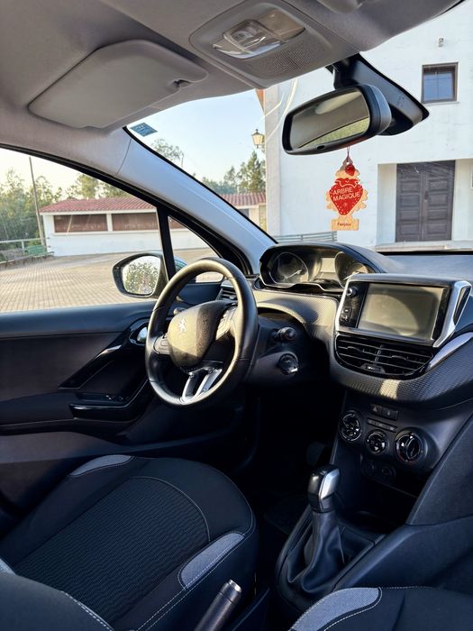 Peugeot 208 — fotografia 6