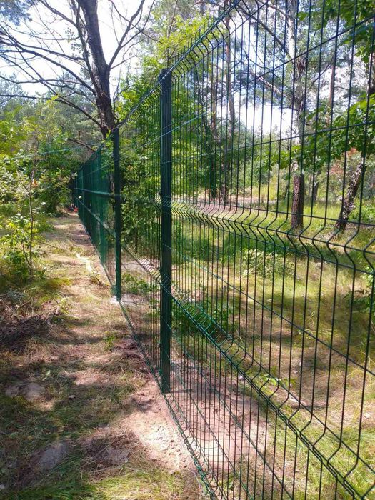 Забор із сітки, сетка для забора, огорожа з панельної сітки
