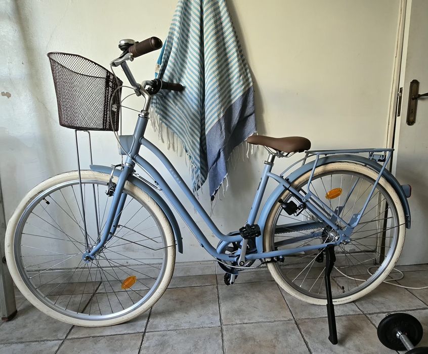 Bicicleta Vintage Urbana – Azul Pastel, Cesto Frontal, Nova