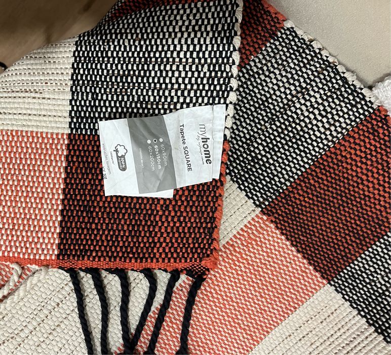 Tapete em algodao em tons de creme preto bourdeaux