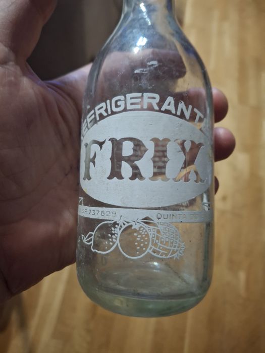 Garrafa vintage refrigerante frix