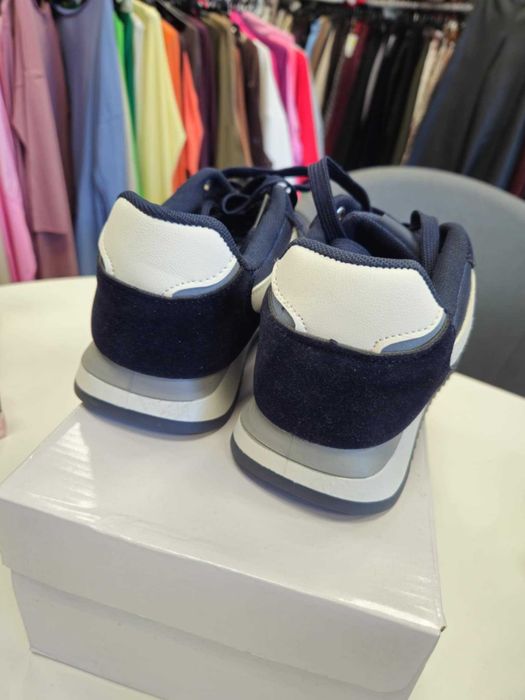 Buty sportowe męskie granatowe r. 41, lekkie i wygodne !!!