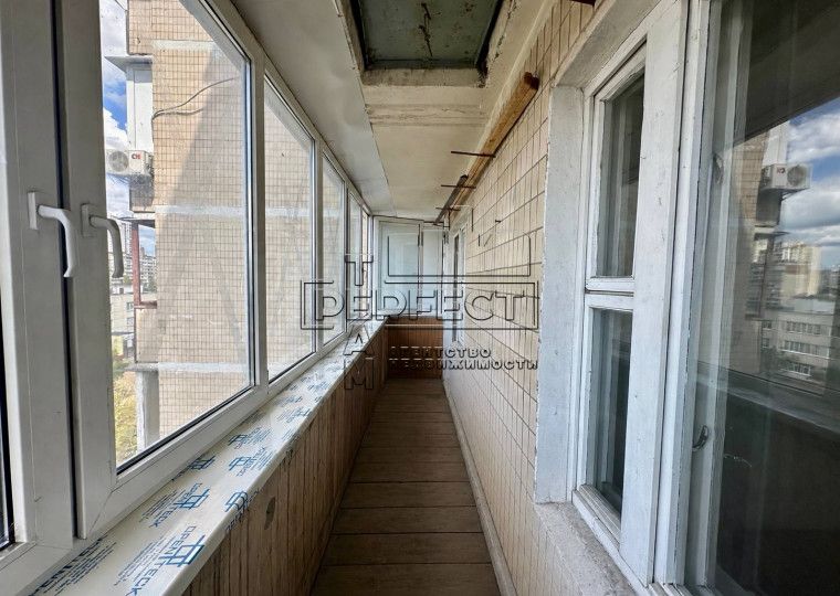Продаж 1к квартири Червоної Калини 63А / Красной Калины 63А