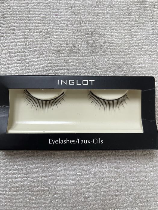 Inglot sztuczne rzęsy 2 rodzaje