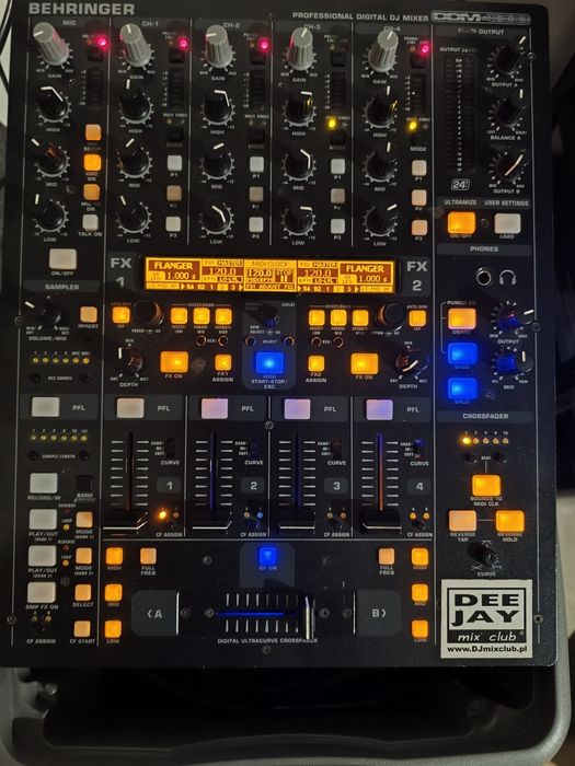 Mixer audio Behringer ddm4000