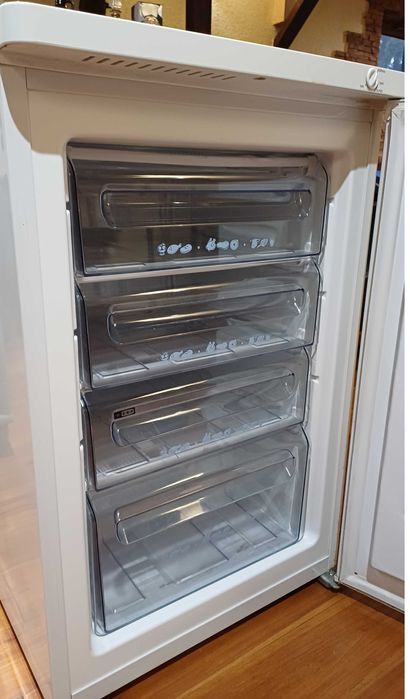 Zamrażarka 4-szufladowa