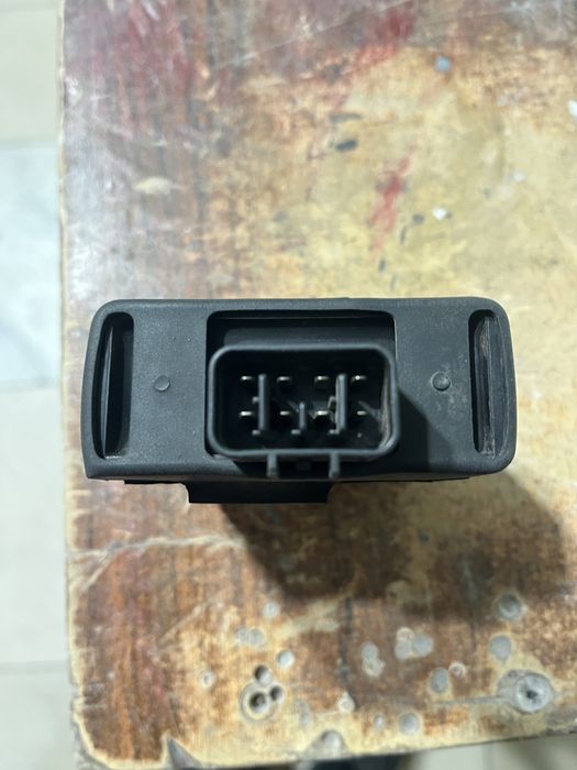 Комутатор Yamaha