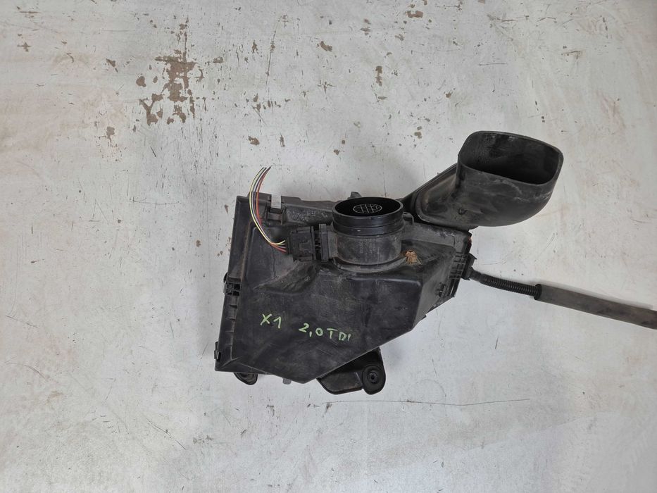 BMW X1 E84 obudowa filtra powietrza .