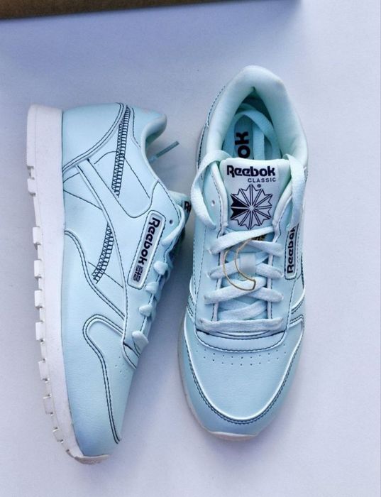 Оригінальні жіночі кросівки Reebok