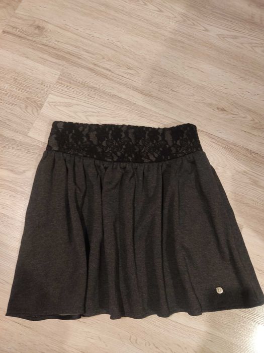 Spódnica krótka z kieszeniami rozszerzona szara 36