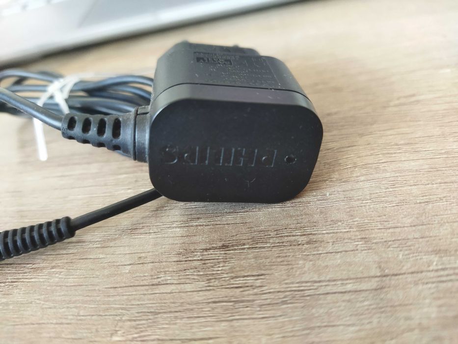 Зарядное устройство для бритвы или триммера PHILIPS 4.3V 0.07А.