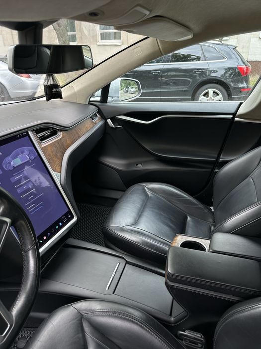 Tesla Model S  75 ( Тесла )