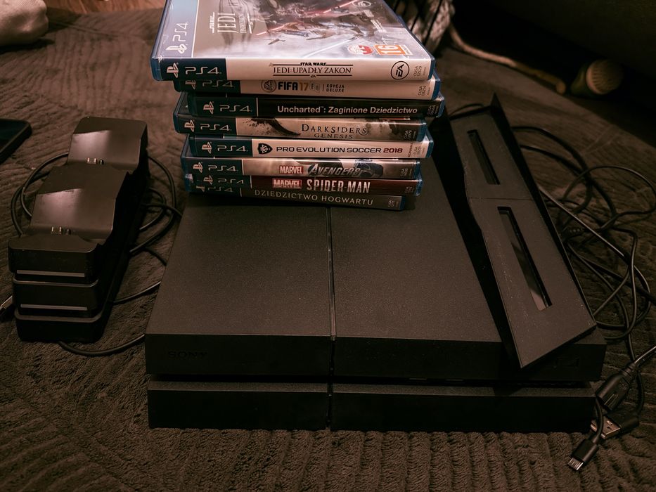 Play Station 4 plus gry