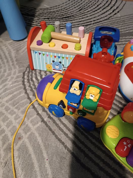 Zestaw zabawek dziecięcych.