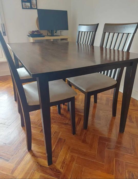 Mesa de jantar + 4 cadeiras