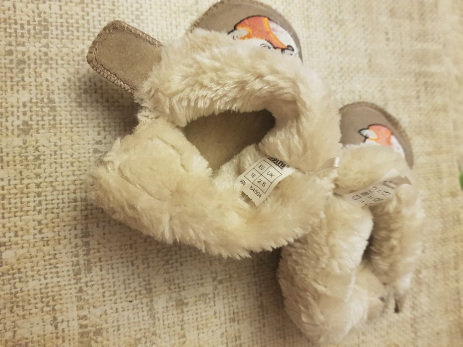 Теплые детские пинетки . Две пары.. Германия.