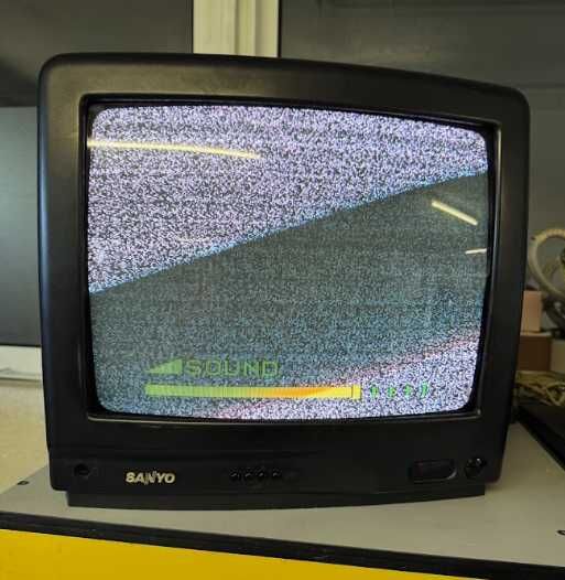 TV CRT Sanyo 14" Retro Gaming – SCART – PS1, PS2, SNES, Mega Drive