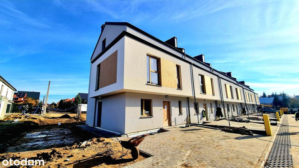 Szeregówka w Klepaczach.