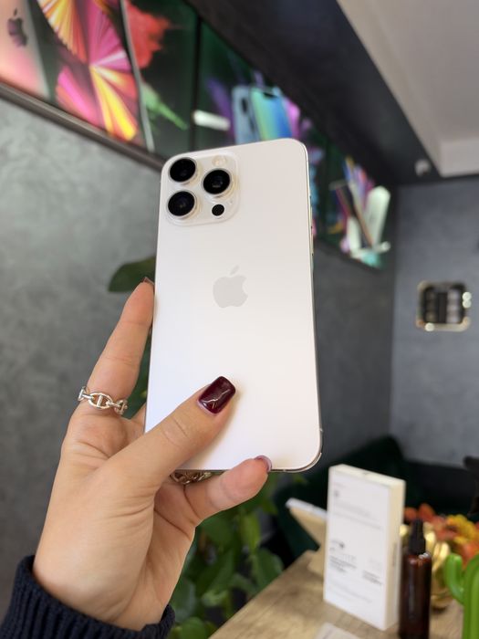 Б/у IPHONE 15Pro Max 1Tb White Titanium Neverlock Костюшка,5 igrand