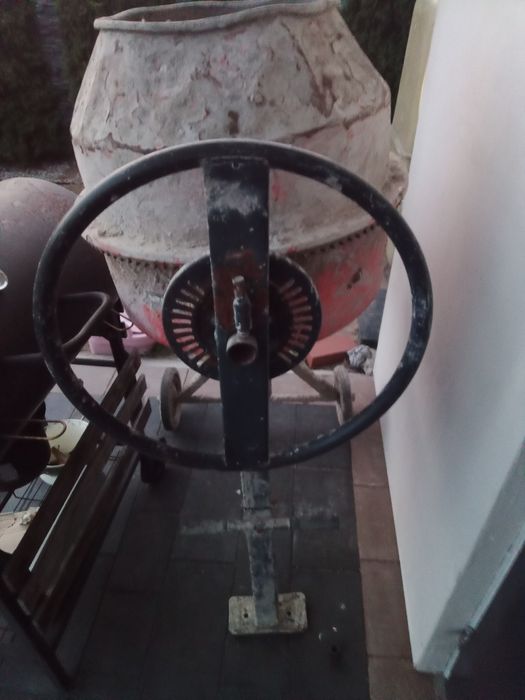Betoniarka 230 90L