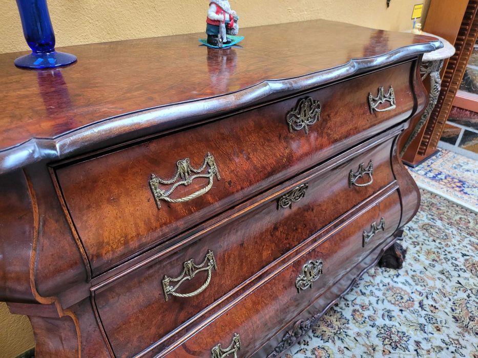 Cómoda muito antiga de barriga - Bom estado g