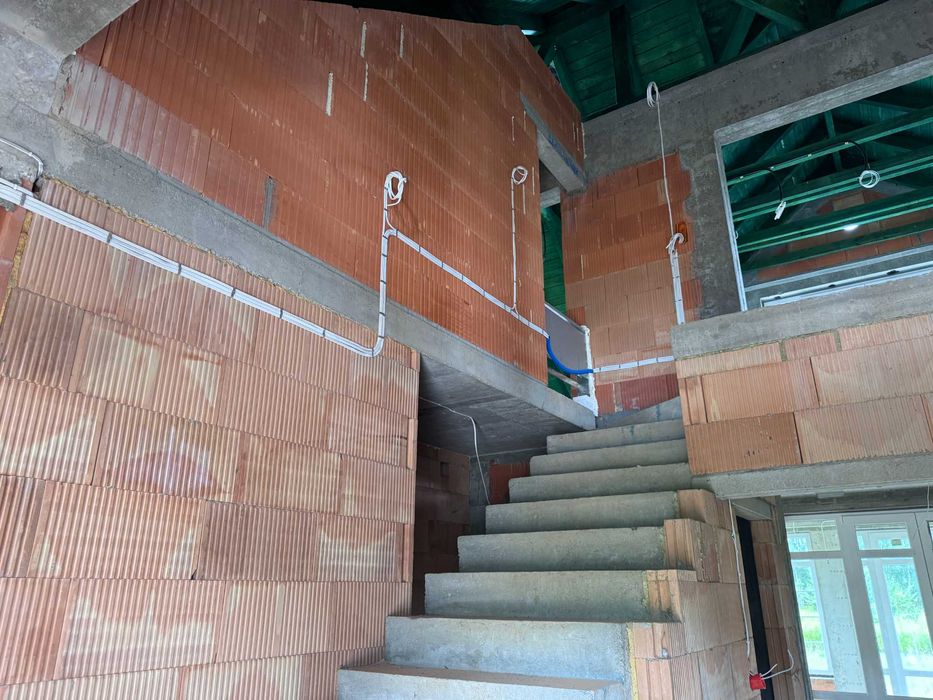 Elektryk, Instalacje elektryczne