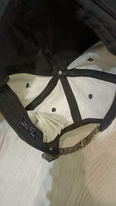 Czapka z daszkiem biało czarna