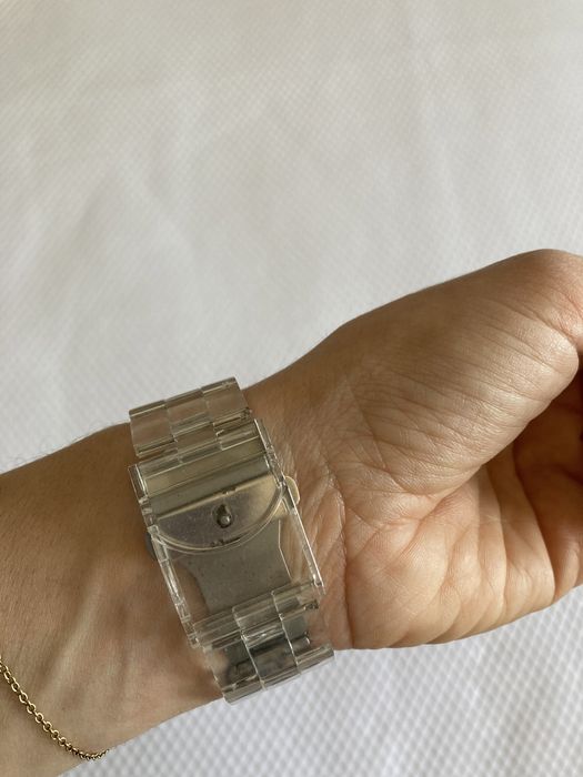 Relogio transparente
