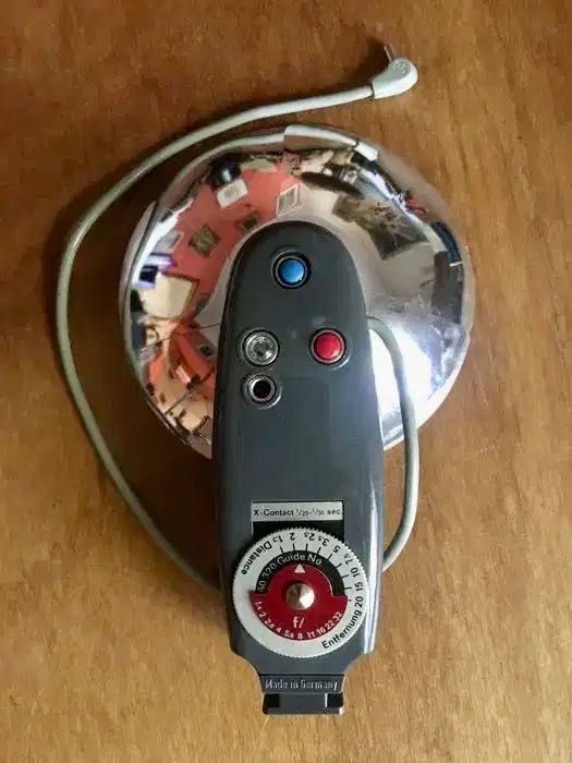 TICKITEST - FLASH contact 1/25 1/30 s - made in Germany - anos 60