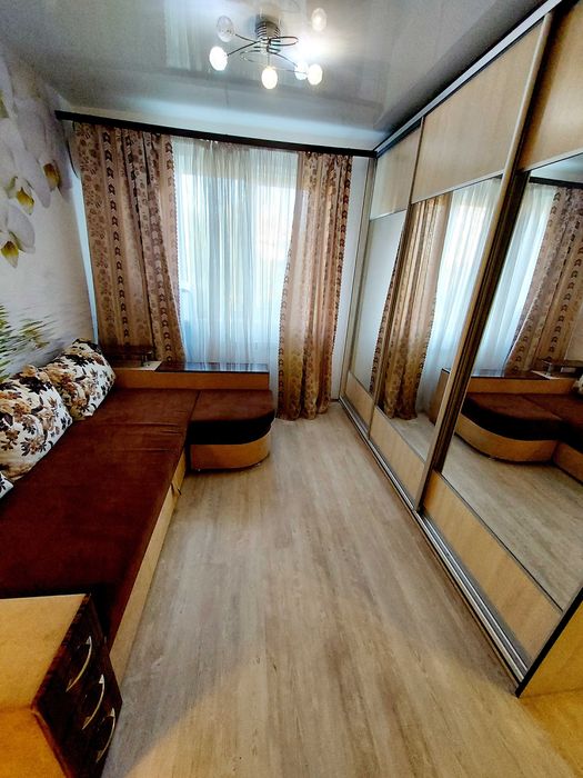 метро Дорогожичі,вул.Рилеева 25. Подільский район.