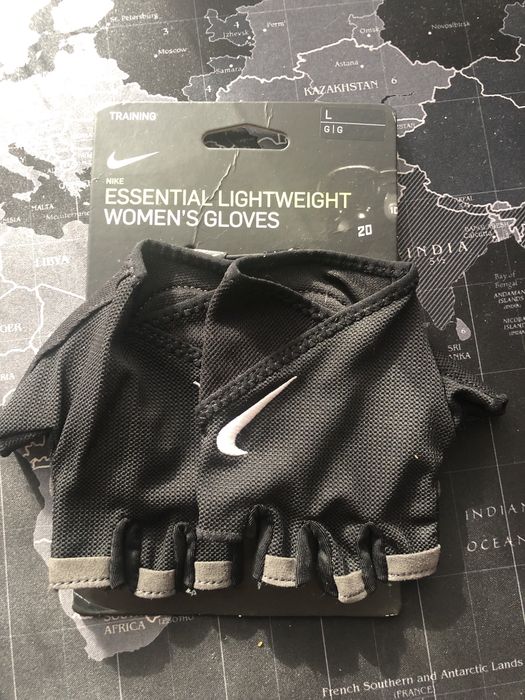 Nike essential lightweight L / перчатки / нові
