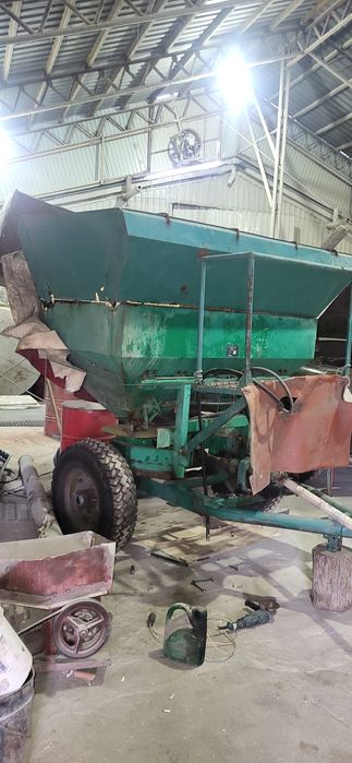 Розкидач добрив мвд 1200