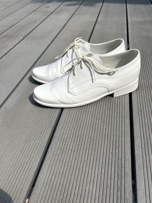 Buty komunijne  chlopiec r 35 białe