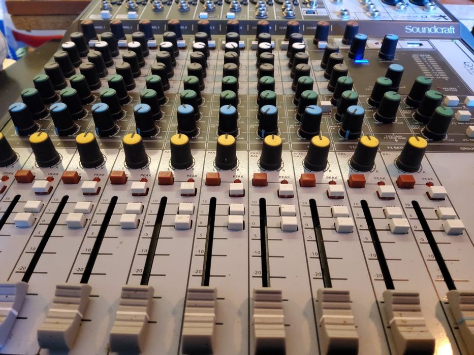 Soundcraft Signature 12 MTK