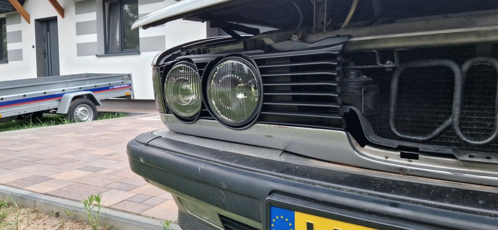 BLACK HELLA BMW E34. E32. Xenon. Kierunki