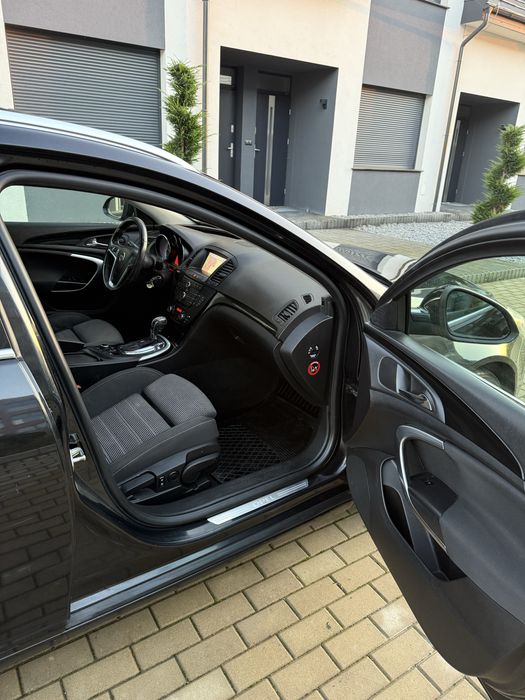 Opel Insignia 2.0 CDTI BiTurbo. Xenon. Navi. Panorama Dach. HAK.