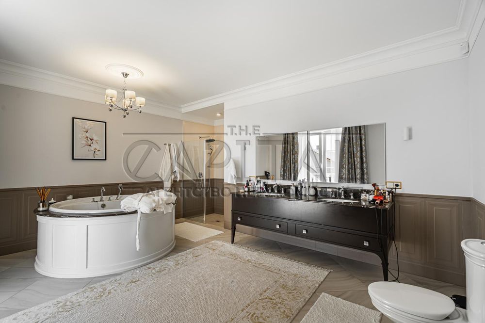 Продаж будинку з басейном, Крюківщина