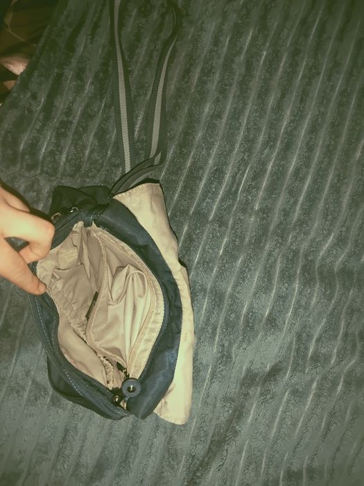 Сумка KIPLING Брал Сумку поносил 2 дня продаю просто денги нужни