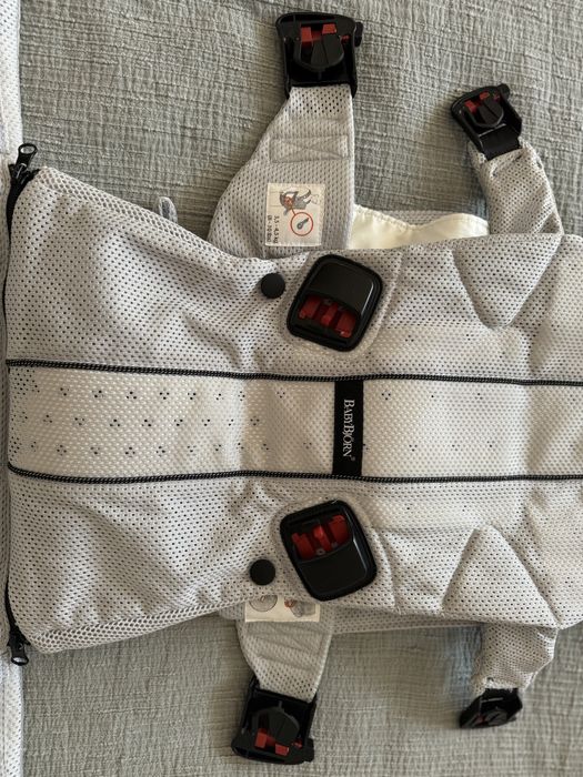 Marsúpio BabyBjörn One Air Cinza claro