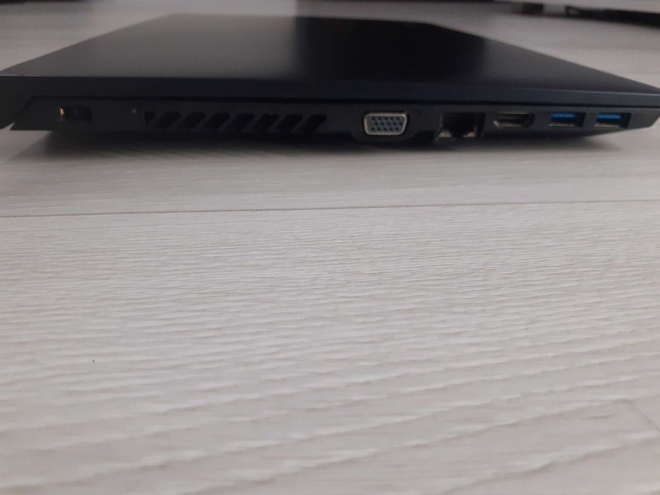 Lenovo B51-30 — N3700 (4 ядра, до 2.4 GHz) / 8 GB / SSD 128 GB / 15.6"