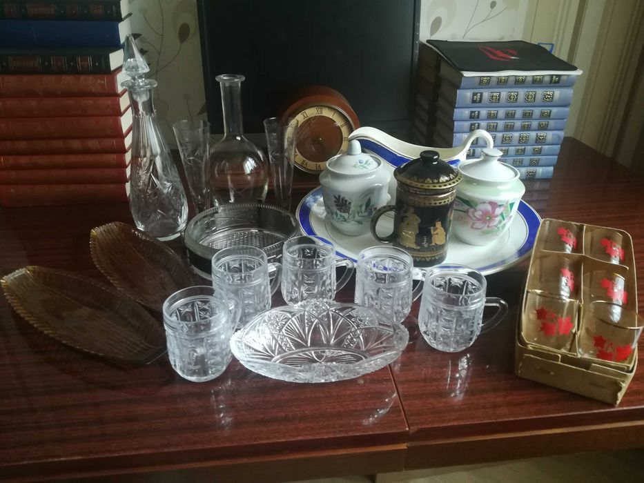 Блюдо Буды совнархоз, графины, стопки, сахарницы, конфетница, салатник