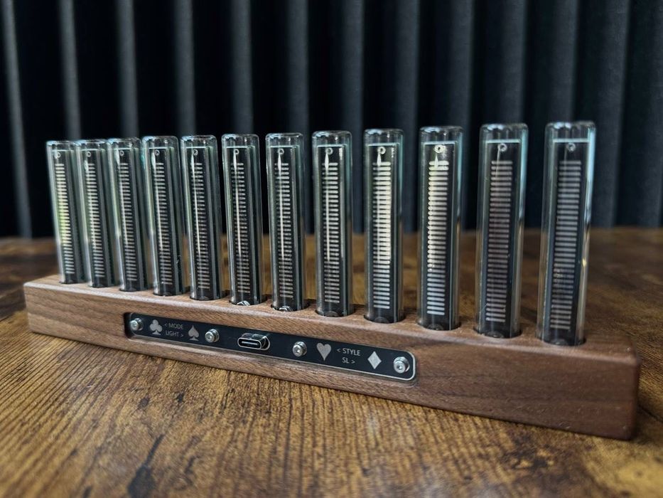 Светодиодный аудиосветильник с 12 лампами